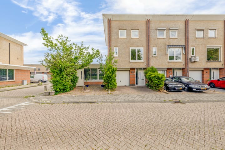 Foto van woning Simone de Beauvoirstraat 81, Spijkenisse