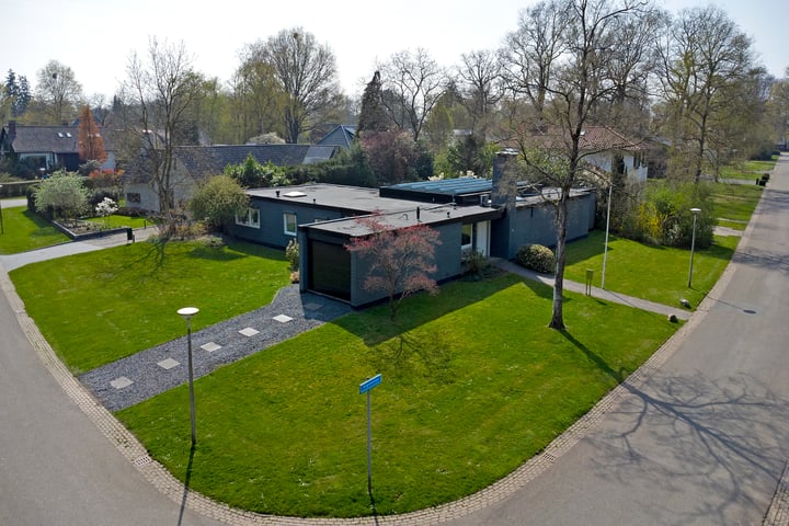Singravenlaan 16 in Enschede foto