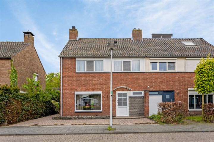 Sint Dionysiusstraat 37 in Putte foto