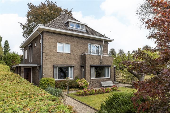 Sint Gerlach 60 in Valkenburg foto