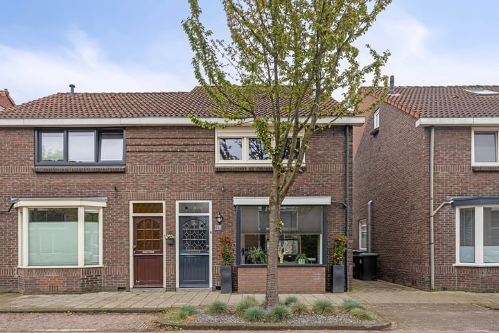 Sint Janstraat 27 in Enschede foto