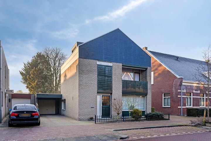 Sint Janstraat 74 in Sprundel foto
