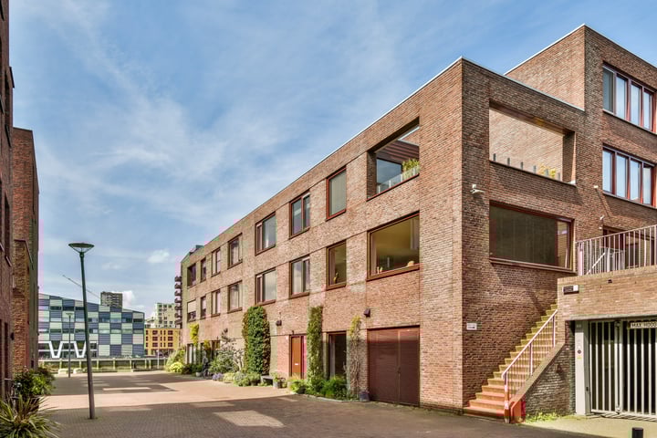 Sint-Jobskade 864 in Rotterdam foto