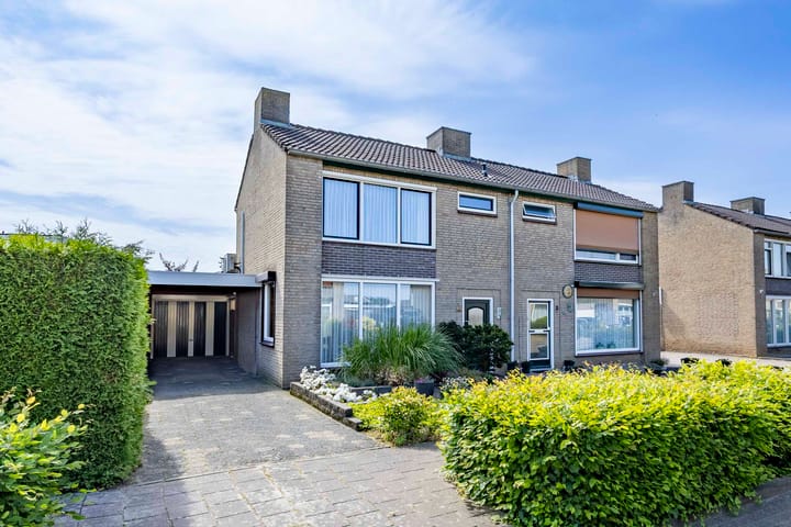 Sint Jorisstraat 1 in Maashees foto
