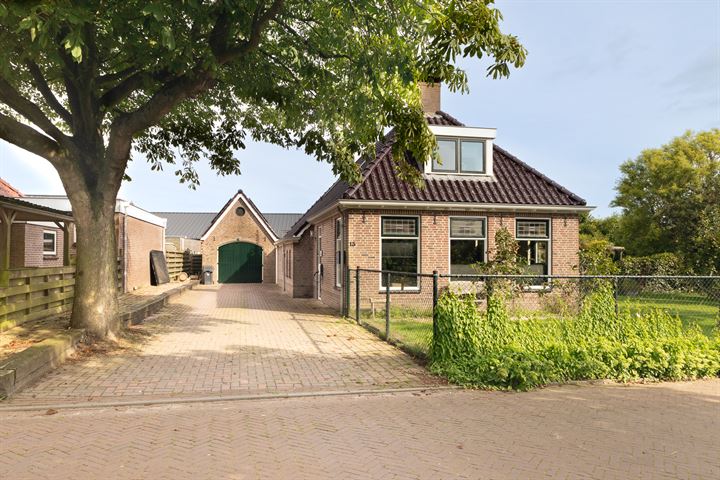 Sint Jorisstrjitte 13 in Oosterbierum foto