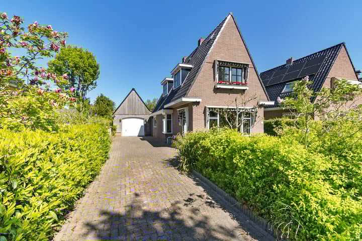 Sint Martensdyk 41 in Scharnegoutum