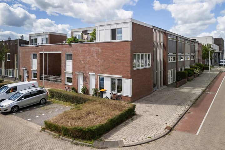 Sint Petersburglaan 13 in IJsselstein foto