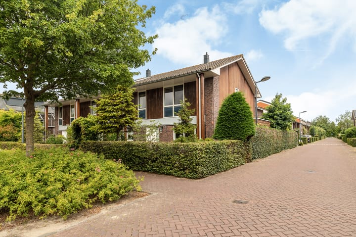 Sjoukje Dijkstralaan 10 in Hoofddorp foto