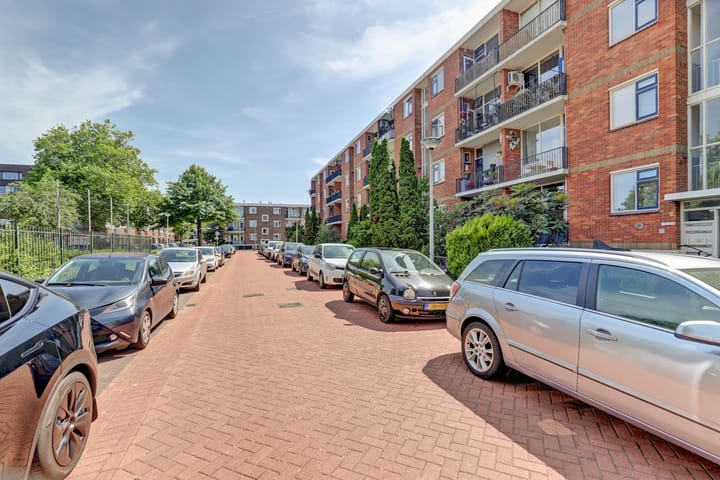 Slauerhoffstraat 3C in Spijkenisse foto