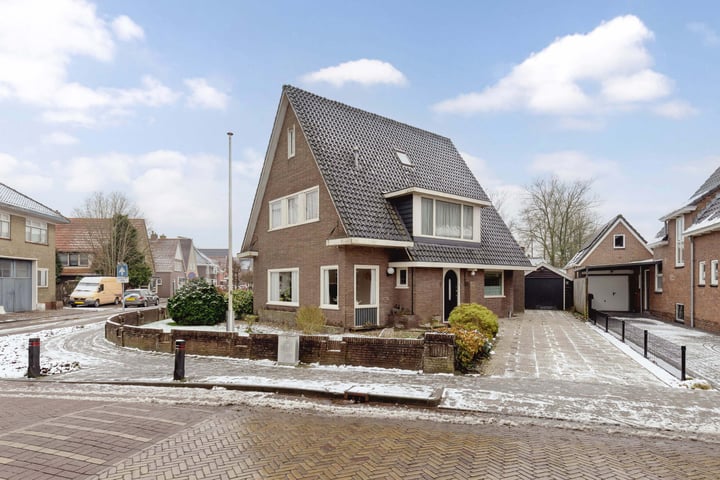 Sleeswijklaan 7 in Wolvega foto