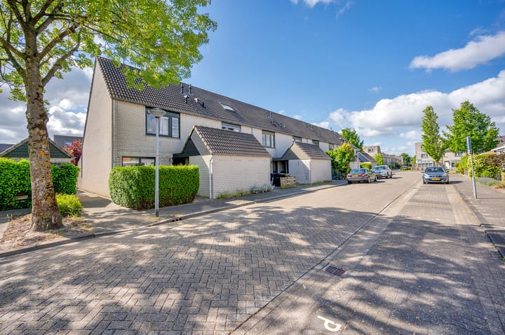 Sleutelbloemstraat 16 in Almere foto