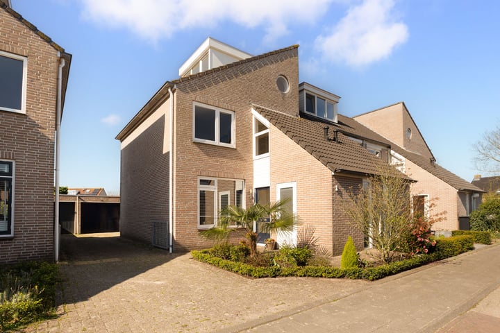 Slingebeek 8 in Kaatsheuvel