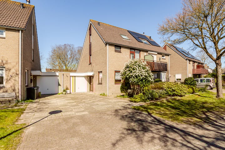 Slingebeekstraat 8 in Almere foto