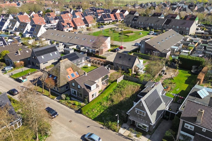 Slingerweg 77a in Hippolytushoef foto