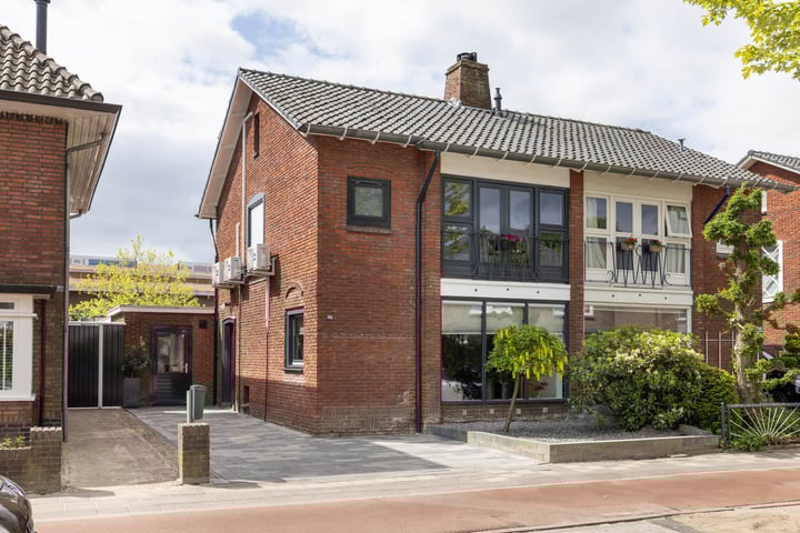 Sloetsweg 143 in Hengelo foto