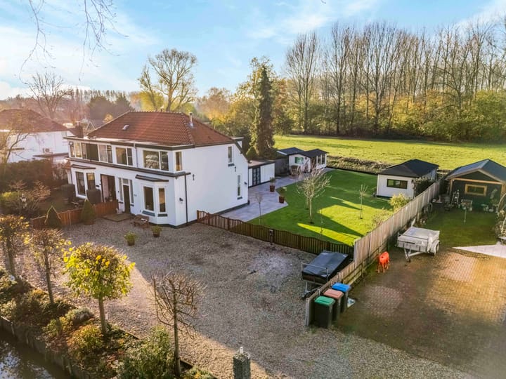 Slotsedijk 147 in Rhoon