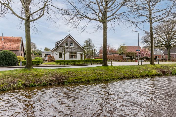 Sluiskade ZZ 11 in Westerhaar-Vriezenveensewijk foto