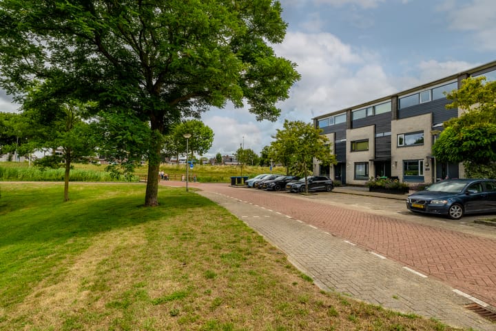 Sluisleede 5 in Barendrecht foto