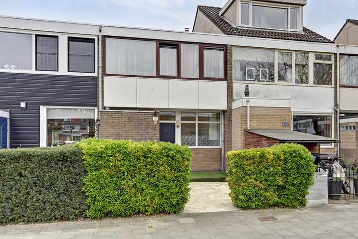 Smallandstraat 10 in Pernis Rotterdam