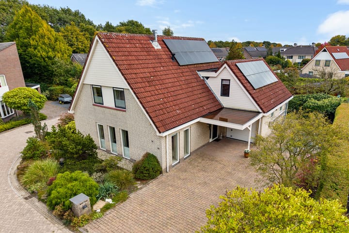 Smaragdstoep 16 in Assen foto