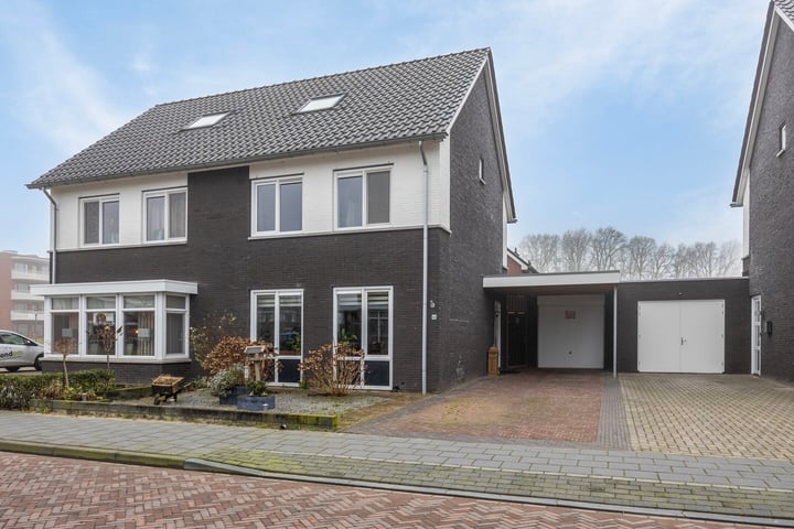Smaragdstraat 65 in Almelo foto