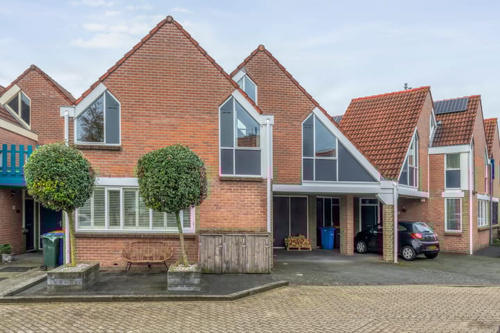 Snavel van Emekamp 42 in Zwolle foto