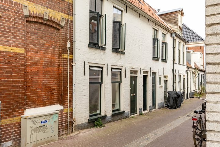 Snikkevaardersgang 9 in Groningen foto
