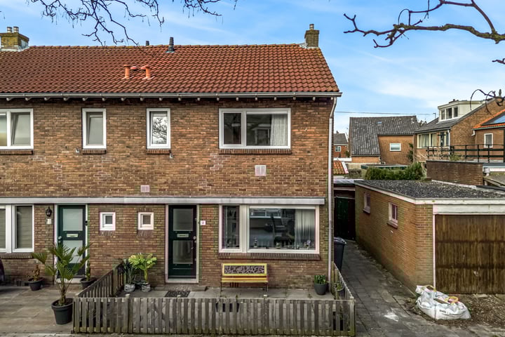 Soendastraat 2 in Wormerveer foto