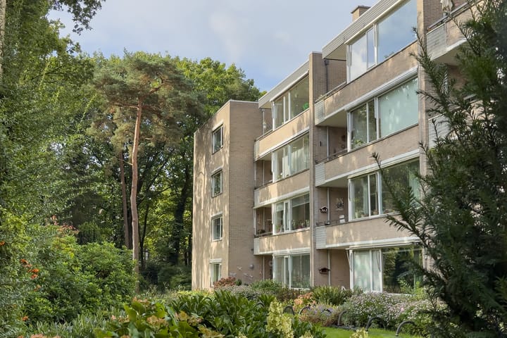 Soestdijkerstraatweg 82-12 in Hilversum