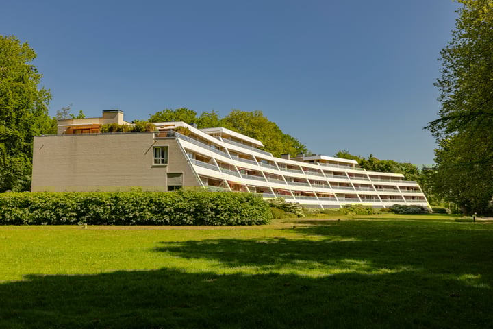 Spaarnberglaan 2 in Santpoort-Noord
