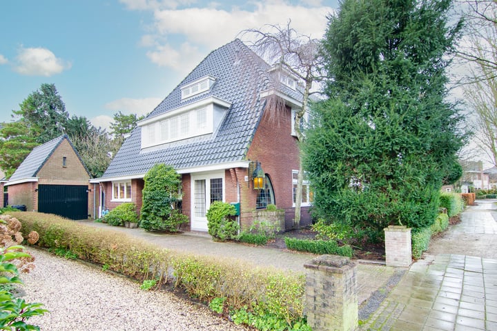 Spaarnelaan 34 in Haarlem foto