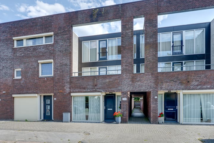 Spakenburglaan 122 in Tilburg foto