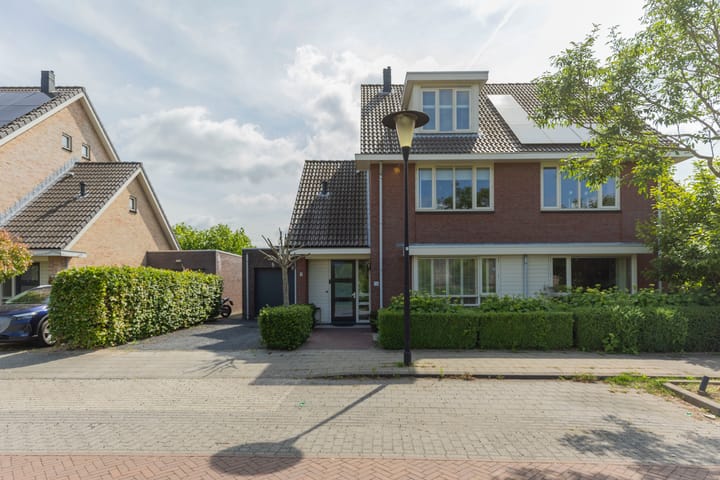 Sparrenhout 14 in Barendrecht foto