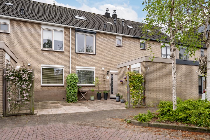 Sperwerhorst 9 in Honselersdijk foto