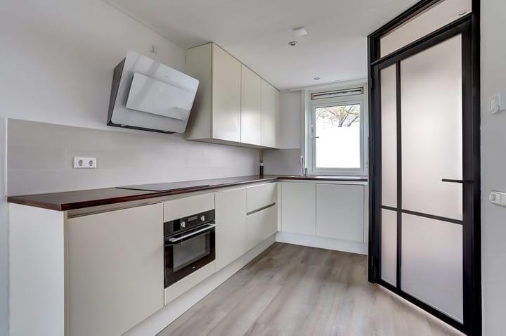 Spieringstraat 77 in Hoogvliet Rotterdam foto