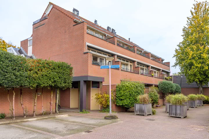 Spinnewiel 10 in Laren