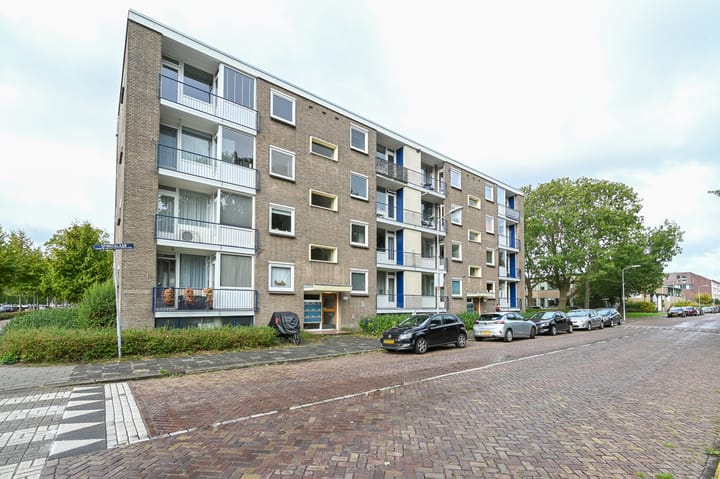 Spinozalaan 155 in Voorburg foto