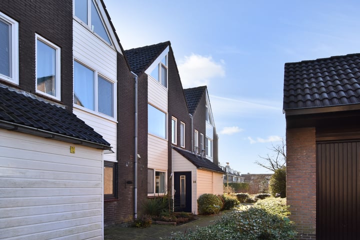 Spireaweide 14 in Waddinxveen foto