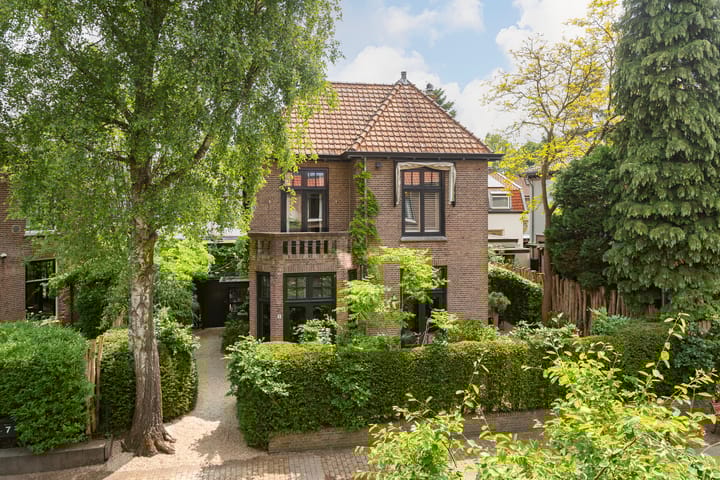 Spoorlaan 9 in Bussum