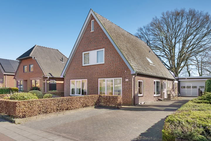 Spoorstraat 11 in Daarlerveen foto
