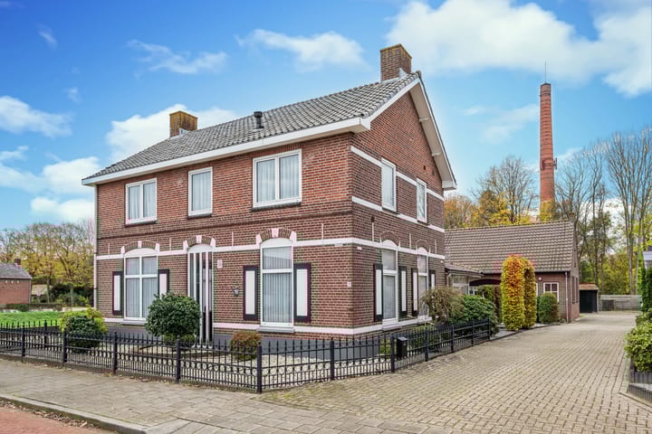 Spoorstraat 1a in Mill