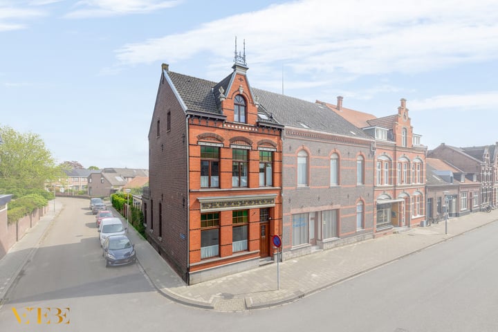 Spoorstraat 27 in Tegelen foto