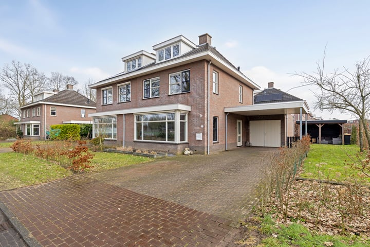 Spoorstraat 7 in Gieten foto
