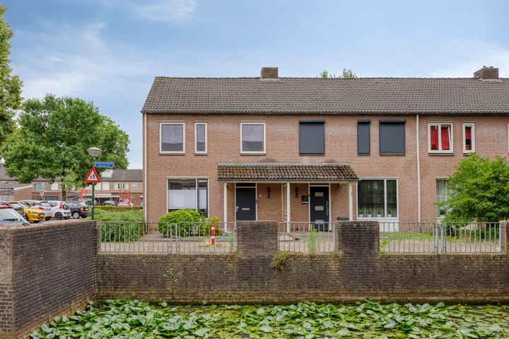 Spreeuwendonk 80 in Veghel foto