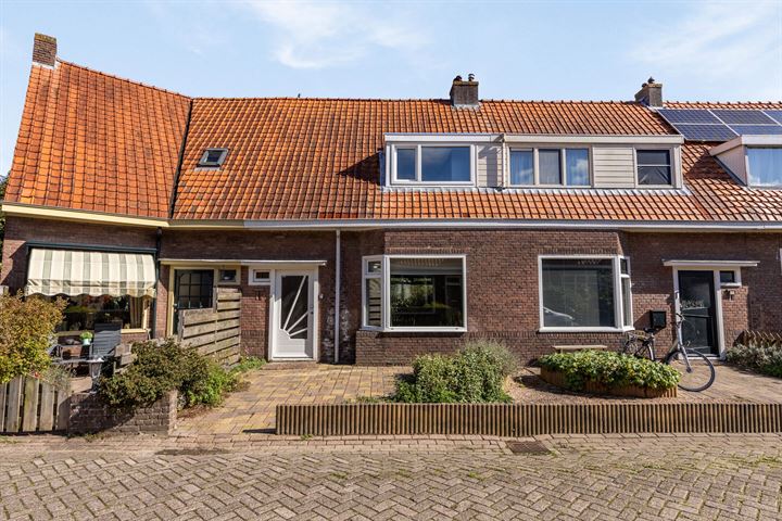 Spreeuwenstraat 10 in Leeuwarden foto