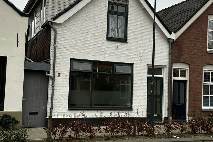 St. Antoniusstraat 86 in Waalwijk foto