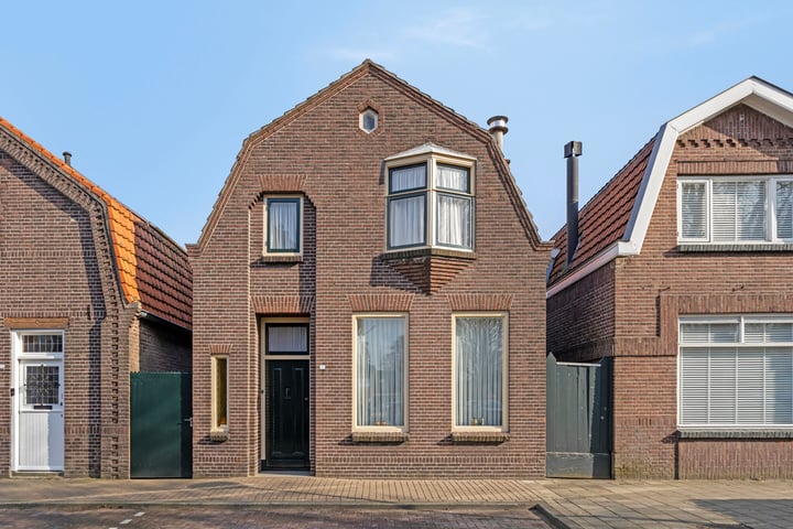 St. Crispijnstraat 77 in Waalwijk foto