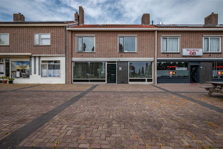 St. Hubertus-plaats 31 in Tollebeek foto