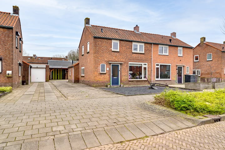 St. Ignatiusstraat 11 in Hank foto