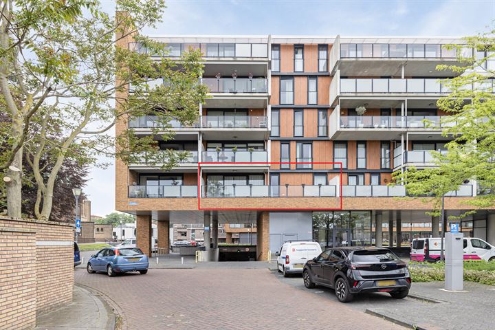 St. Jansplein 80 in Waalwijk foto
